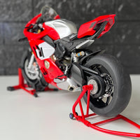 1:6 Ducat V4s - With Smoke