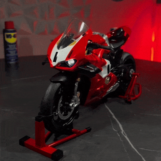1:6 Ducat V4s - With Smoke